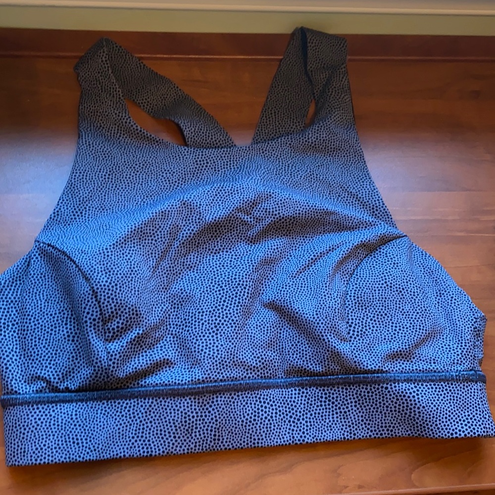 Lululemon sports bra